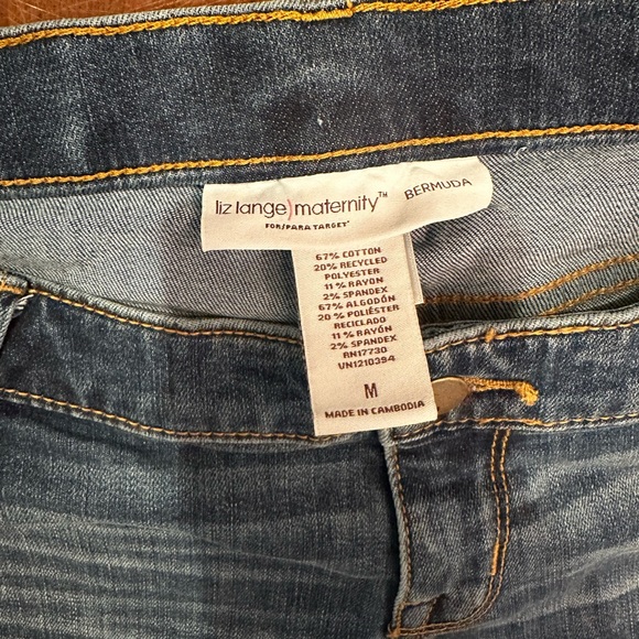 NWT Liz Lange Maternity for Target Bermuda Jean Shorts, Size M - Picture 2 of 3